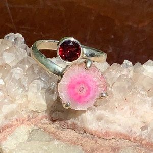 SOLAR QUARTZ EYE & GARNET 925 STERLING SILVER RING, SIZE 8.5